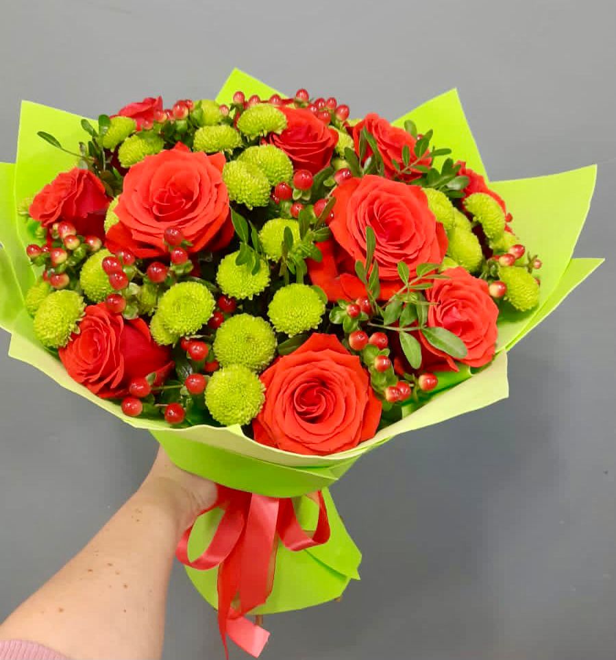 Букет цветов из: Хризантемы и Розы в Кизляре Республики Северная Осетия-Алания