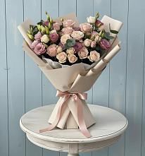 Букет цветов из:  Розы и Лизиантусы в Кизляре Республики Северная Осетия-Алания