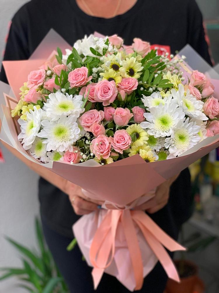 Букет цветов из: Розы и Хризантемы в Кизляре Республики Северная Осетия-Алания