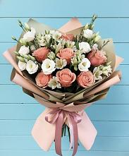 Букет цветов из:  Розы, Альстромерии и Лизиантусы в Кизляре Республики Северная Осетия-Алания