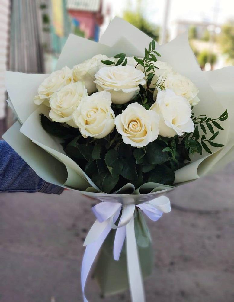 Букет Белые розы Проуд в Кизляре Республики Северная Осетия-Алания