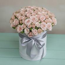 Цветочная композиция из Розы в шляпной коробке в Кизляре Республики Северная Осетия-Алания