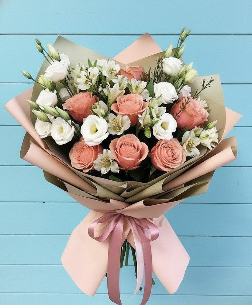 Букет цветов из: Розы, Альстромерии и Лизиантусы в Кизляре Республики Северная Осетия-Алания