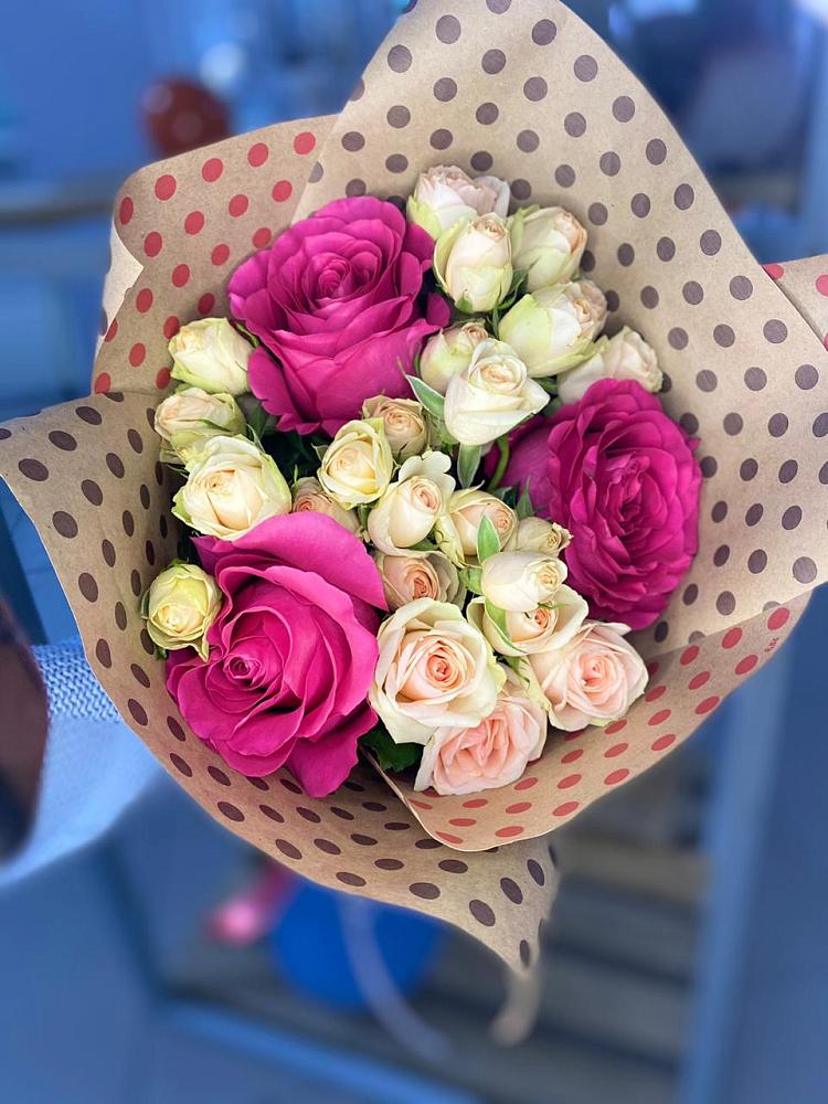 Букет цветов из: Розы в Кизляре Республики Северная Осетия-Алания