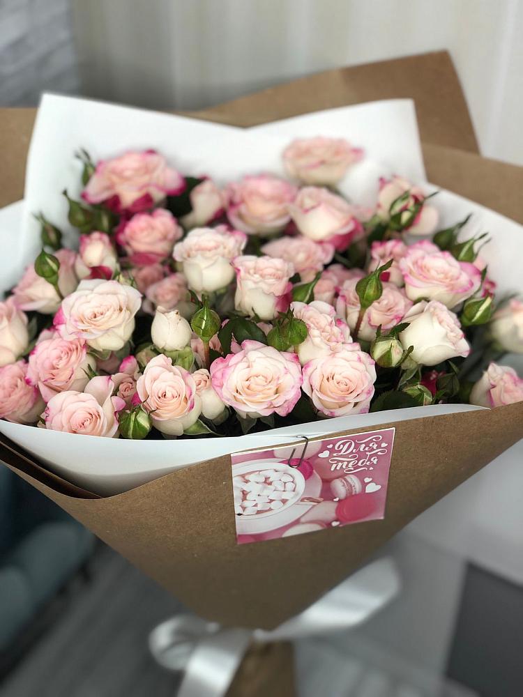 Букет цветов из: Розы в Кизляре Республики Северная Осетия-Алания