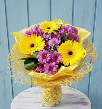 Букет цветов из:  Хризантемы и Герберы в Кизляре Республики Северная Осетия-Алания