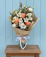 Букет цветов из:  Альстромерии, Лизиантусы, Розы и Хризантемы #REPLACE_PRED# Кизляре Республики Северная Осетия-Алания