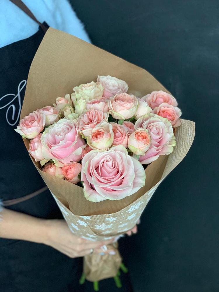 Букет цветов из: Хризантемы и Розы в Кизляре Республики Северная Осетия-Алания