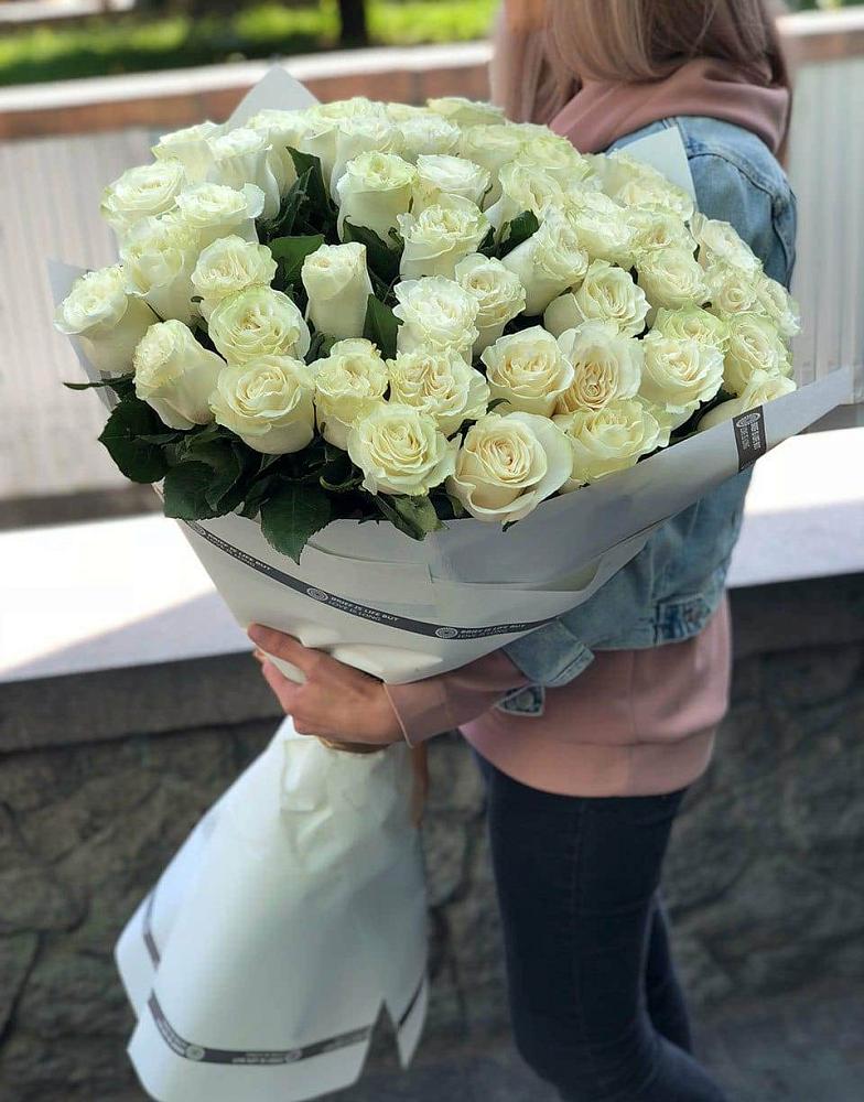 35 Белых роз в Кизляре Республики Северная Осетия-Алания Букет 35 Белых роз в Кизляре Республики Северная Осетия-Алания