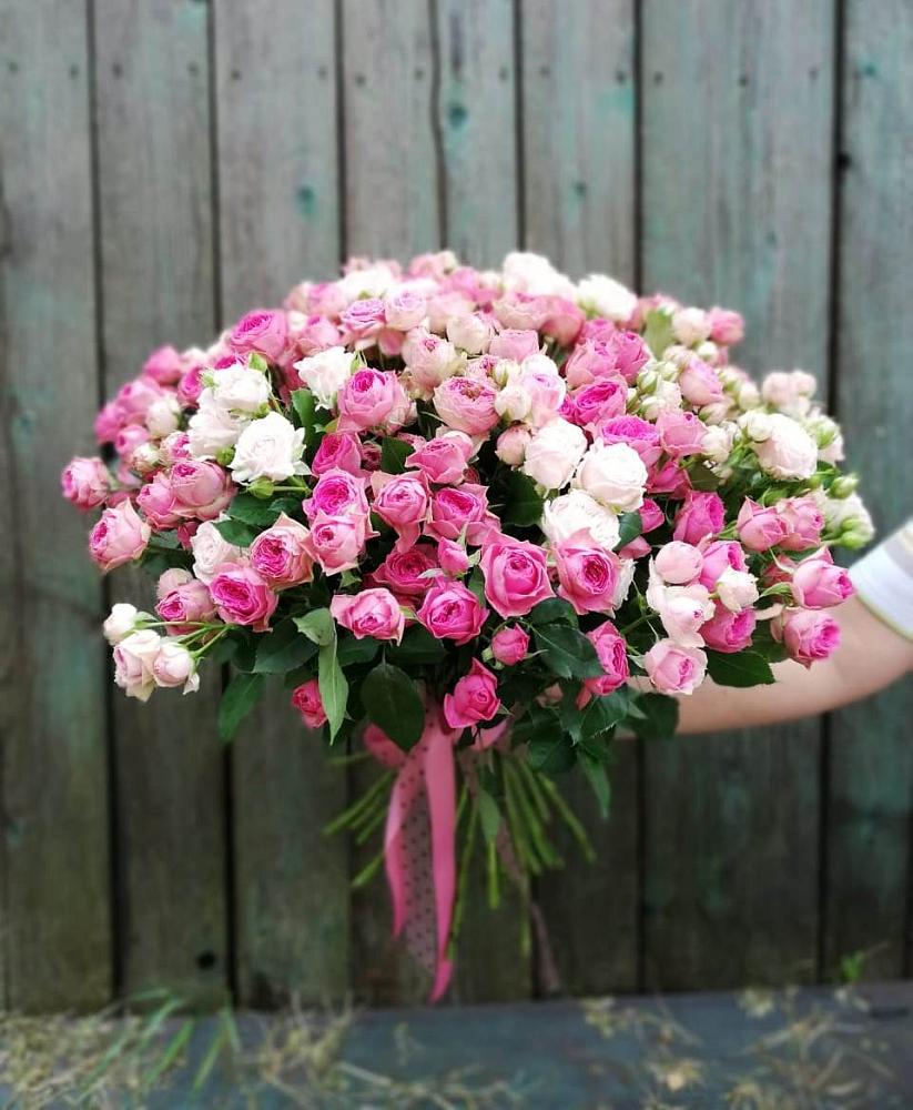 Букет Розовые кустовые розы Натали и Лав Лидия в Кизляре Республики Северная Осетия-Алания