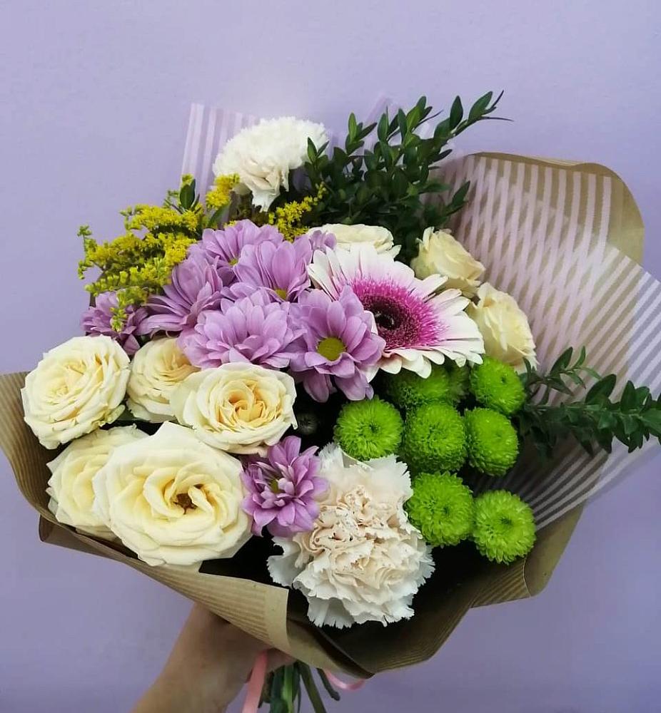 Букет цветов из: Хризантемы, Розы, Гвоздики и Герберы в Кизляре Республики Северная Осетия-Алания