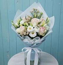 Букет цветов из:  Розы и Лизиантусы в Кизляре Республики Северная Осетия-Алания