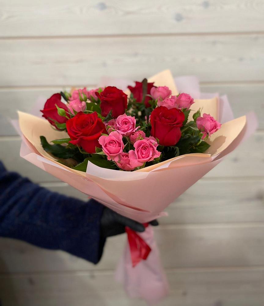 Букет цветов из: Розы в Кизляре Республики Северная Осетия-Алания