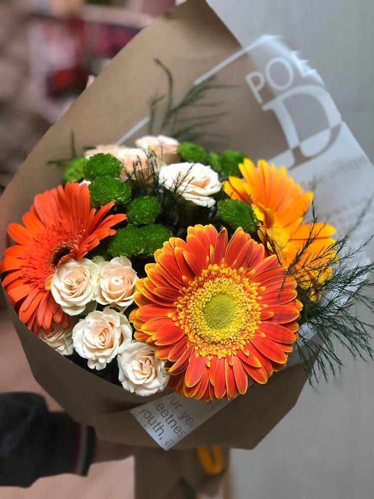 Букет цветов из: Герберы, Хризантемы и Розы в Кизляре Республики Северная Осетия-Алания