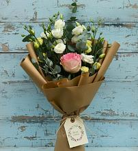 Букет цветов из:  Розы и Лизиантусы в Кизляре Республики Северная Осетия-Алания