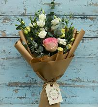 Букет цветов из:  Розы и Лизиантусы в Кизляре Республики Северная Осетия-Алания